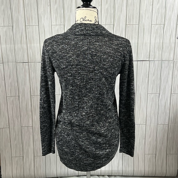 Aeropostale Open Front Marbled Gray Wrap - Picture 2 of 4